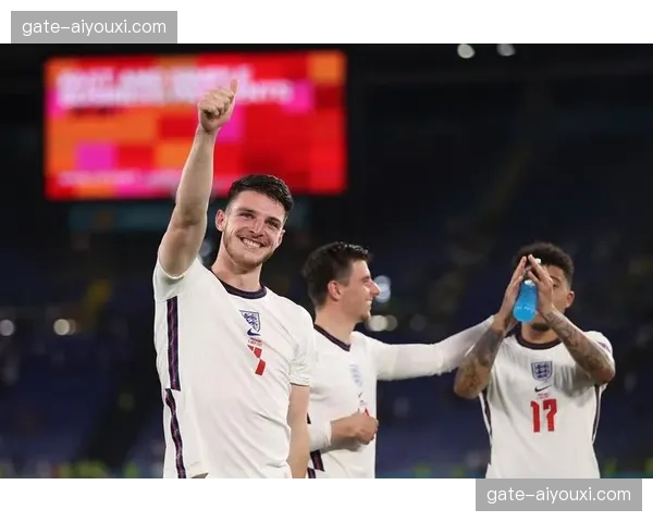 英格兰全胜晋级背后，赖斯与贝林厄姆无缝衔接保障推进流畅